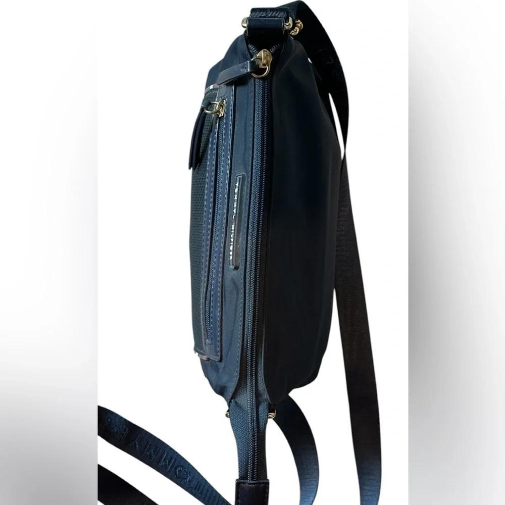 Hey Tommy Hilfiger black cross by bag